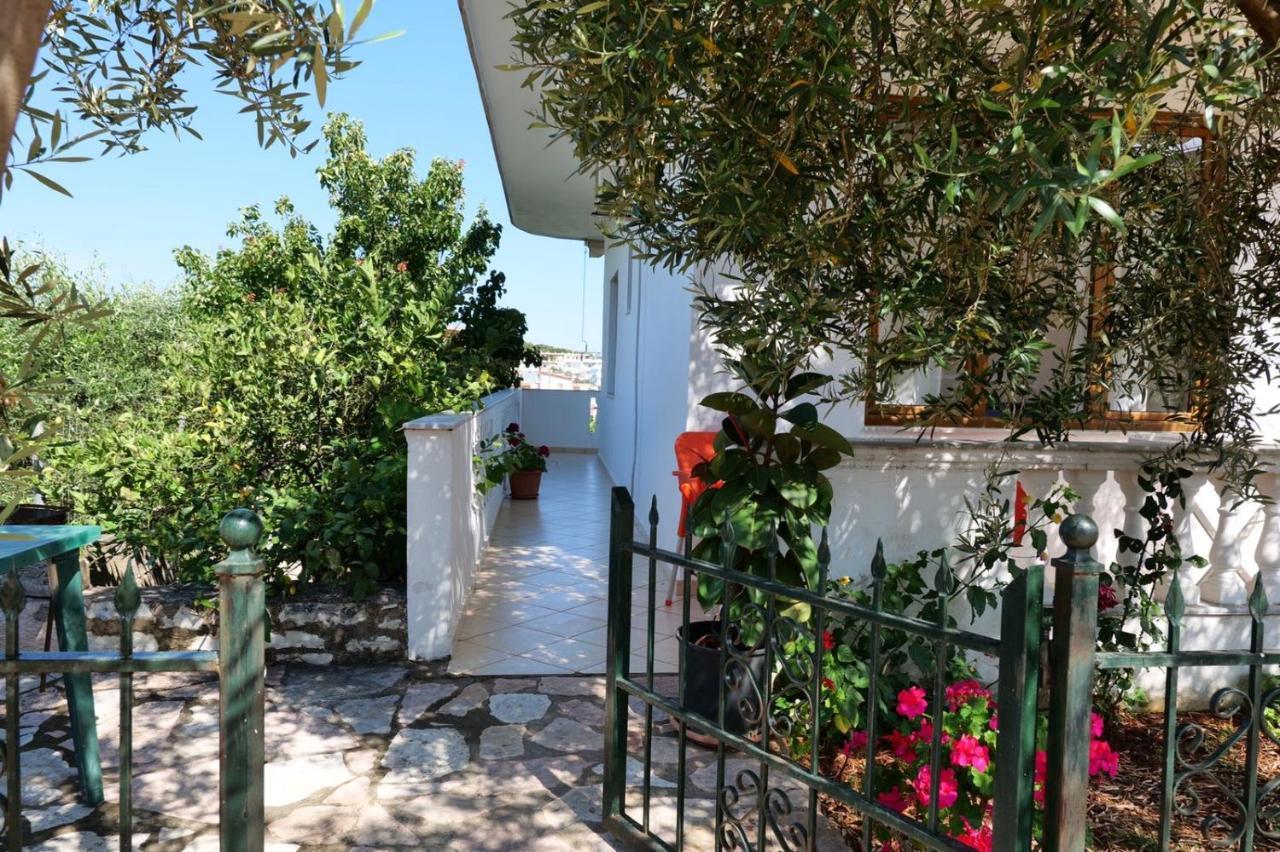 Vita Apartment - Spacious Garden And Balcony 5 Min To Beach & Center كساميل المظهر الخارجي الصورة