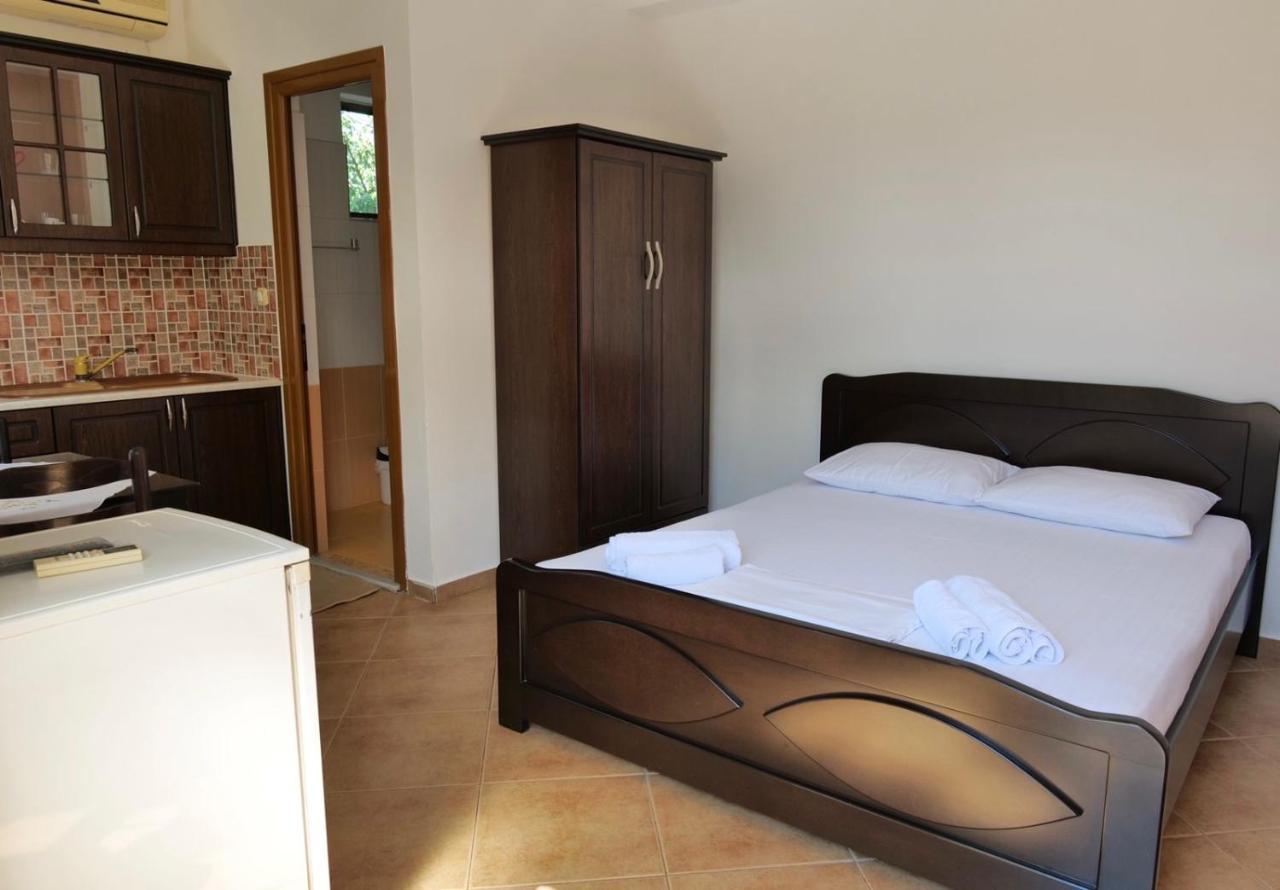 Vita Apartment - Spacious Garden And Balcony 5 Min To Beach & Center كساميل المظهر الخارجي الصورة