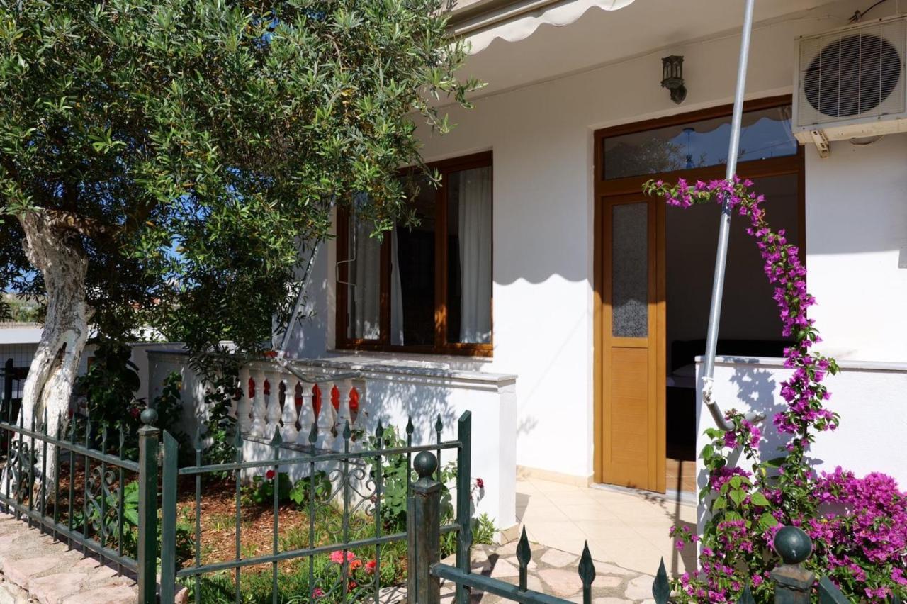 Vita Apartment - Spacious Garden And Balcony 5 Min To Beach & Center كساميل المظهر الخارجي الصورة