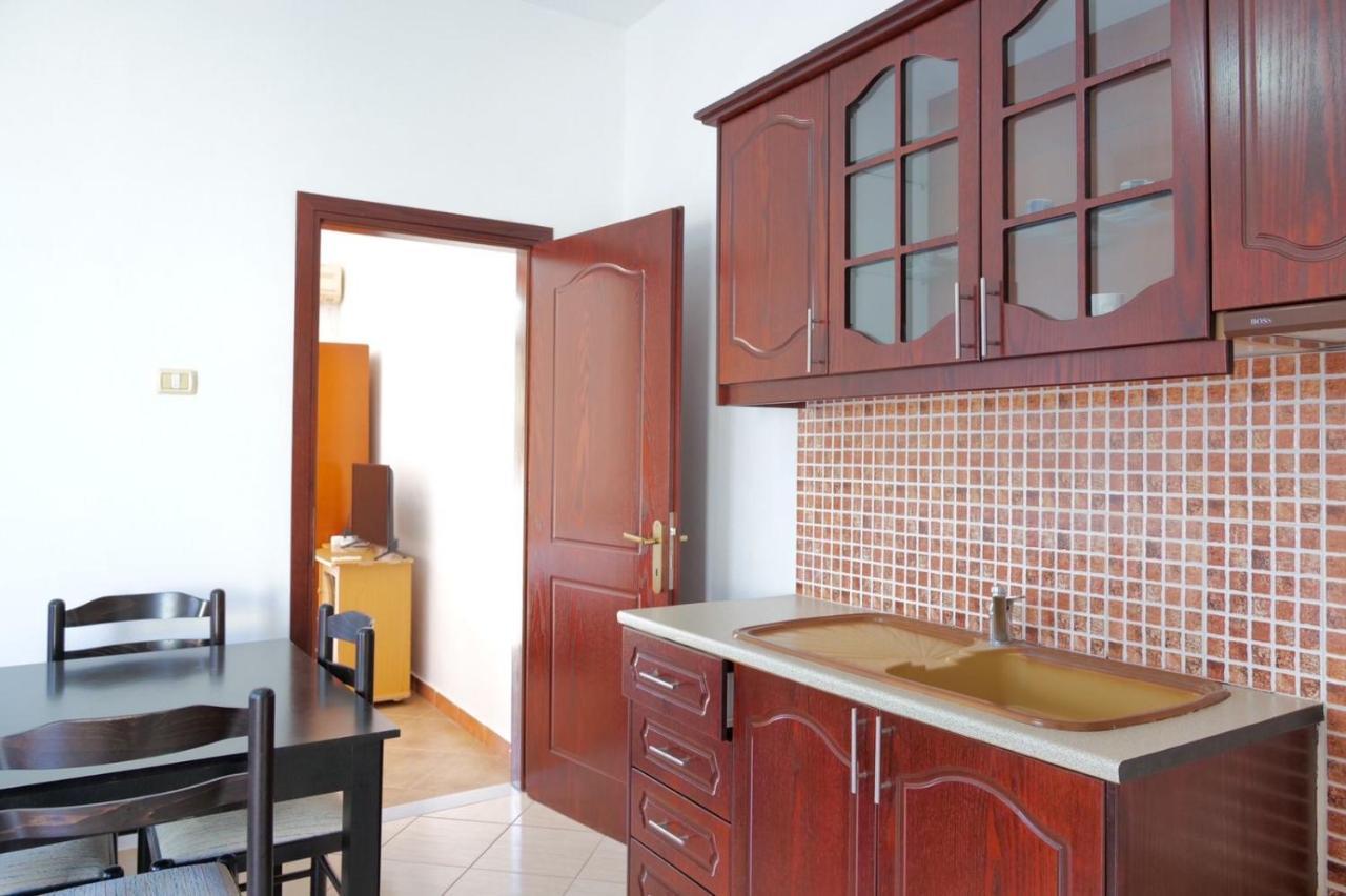 Vita Apartment - Spacious Garden And Balcony 5 Min To Beach & Center كساميل المظهر الخارجي الصورة