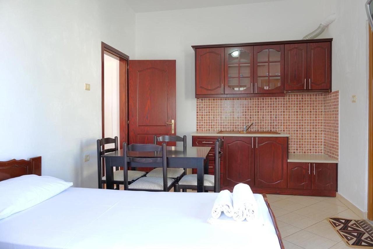 Vita Apartment - Spacious Garden And Balcony 5 Min To Beach & Center كساميل المظهر الخارجي الصورة