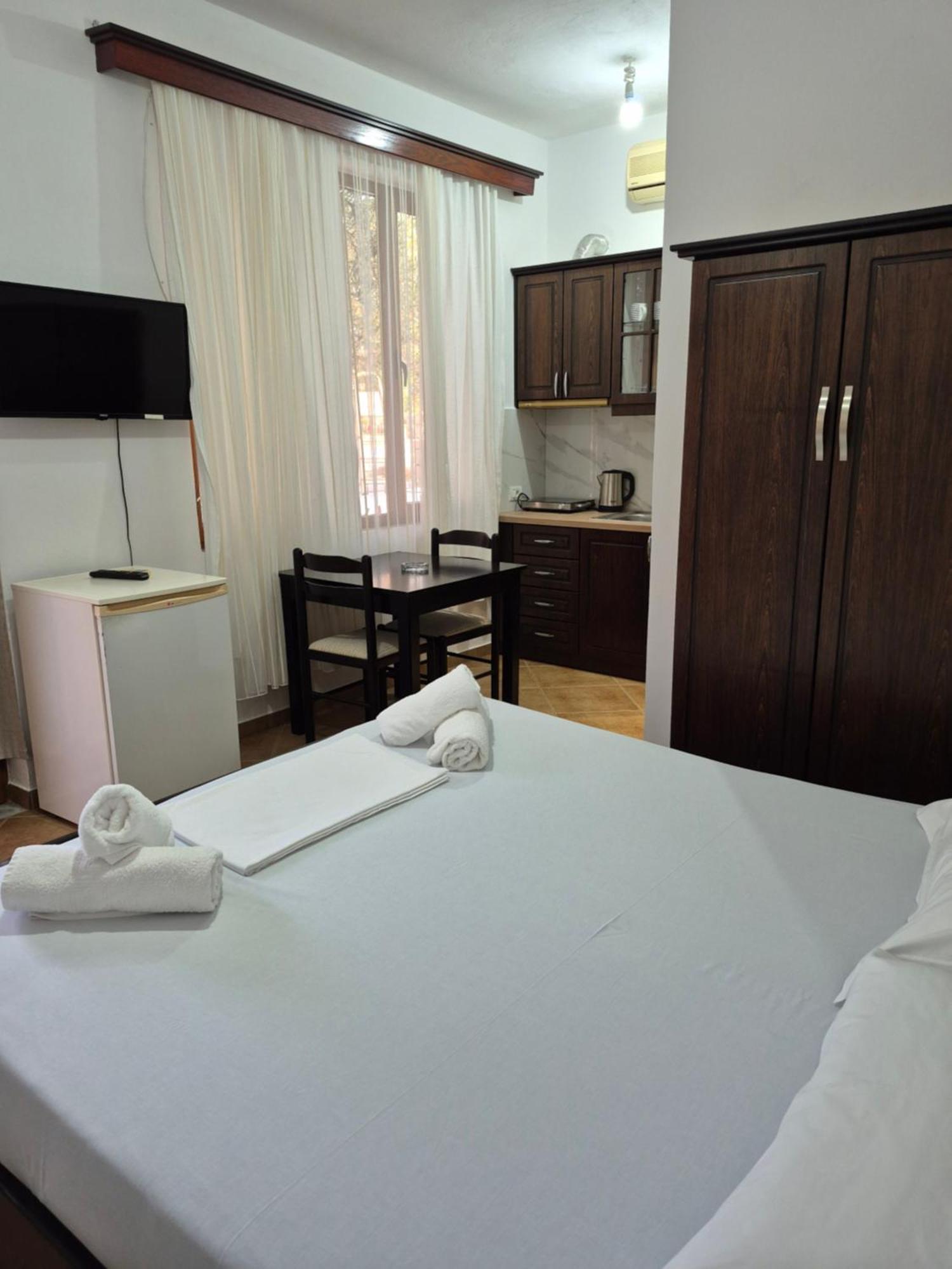 Vita Apartment - Spacious Garden And Balcony 5 Min To Beach & Center كساميل المظهر الخارجي الصورة