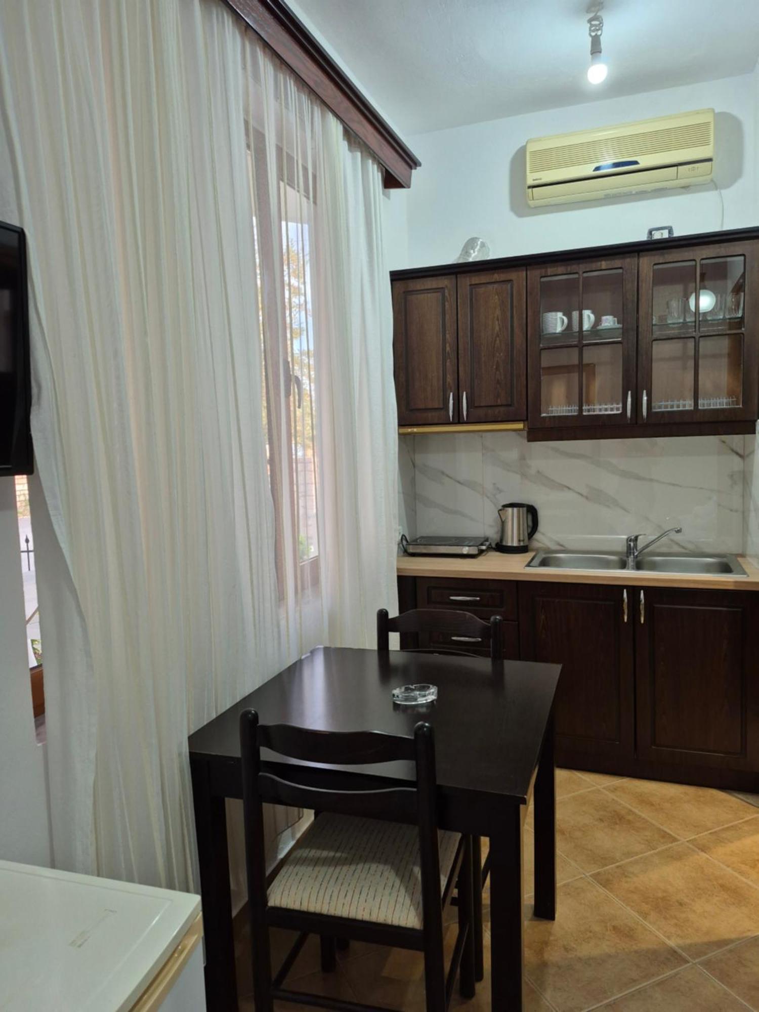 Vita Apartment - Spacious Garden And Balcony 5 Min To Beach & Center كساميل المظهر الخارجي الصورة