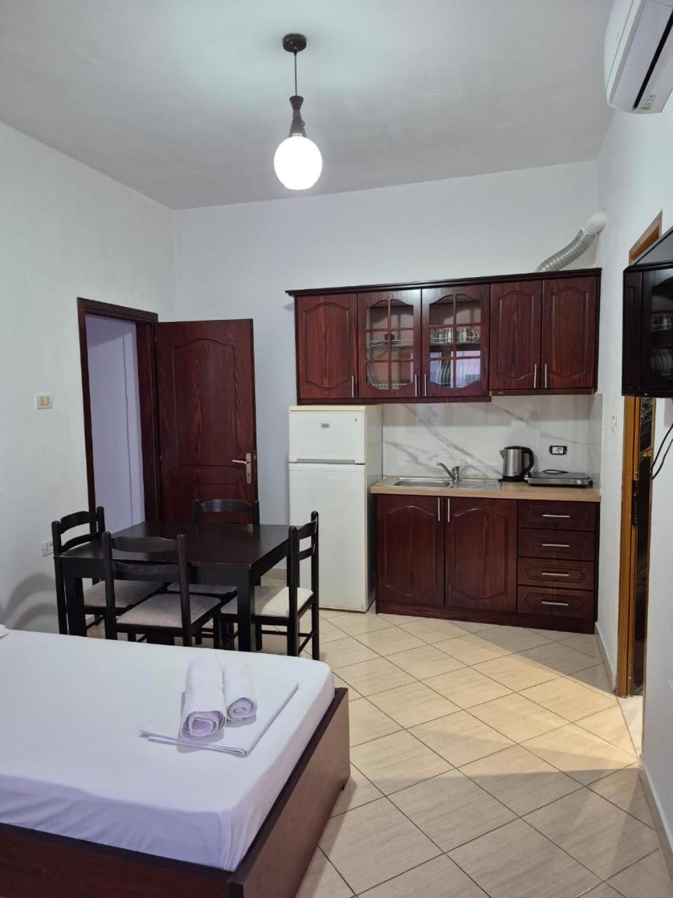 Vita Apartment - Spacious Garden And Balcony 5 Min To Beach & Center كساميل المظهر الخارجي الصورة